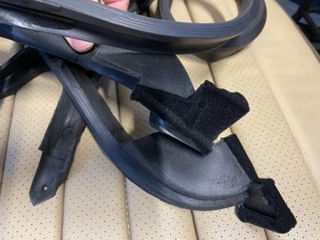 Уплотнитель двери Мерседес 107 SL SLC