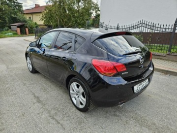 Opel Astra J Hatchback 5d 1.4 Turbo ECOTEC 120KM 2011 Opel Astra Opłacona Zdrowa Zadbana Serwisowana, zdjęcie 5