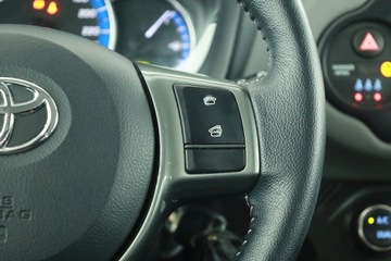 Toyota Yaris III Hatchback 5d Facelifting Hybrid 100KM 2016 Toyota Yaris 1.5 Hybrid, Salon Polska, Automat, zdjęcie 12