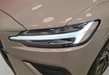 Volvo S60 III 2022 Volvo S60 VAT 23 Plus Bright 2.0 B4 mHEV 197KM automat 2022 r., salon PL,, zdjęcie 8
