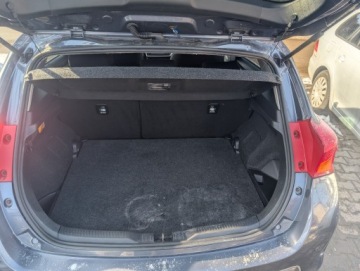 Toyota Auris II Hatchback 5d 1.8 HSD 136KM 2014 Toyota Auris Toyota Auris Hybryda 1.8 Hybryda Plug-in 136KM, zdjęcie 5