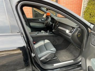 Volvo XC60 II 2020 Volvo XC 60 2.0 diesel automat r- design zarej w PL bezwypadkowy ksia, zdjęcie 9