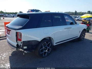 Rolls-Royce 2021 Rolls-Royce Cullinan 2021 6.7l 6.7 Benzyna 563KM, zdjęcie 5
