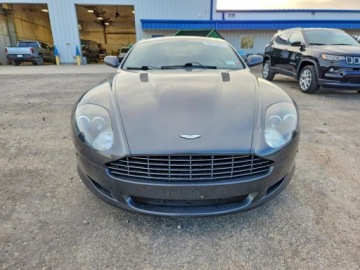 Aston Martin DB9 Coupe 5.9 i V12 48V 450KM 2005 Aston Martin DB9 5.9 V12 5.9 Benzyna 450KM, zdjęcie 2