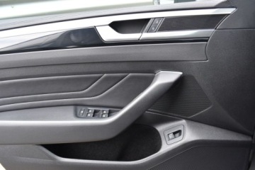 Volkswagen Arteon Fastback Facelifting 2.0 TSI 190KM 2022 Volkswagen Arteon R-Line 190 KM TSI DSGDCCLEDAmbientePakietZimowy VAT 23, zdjęcie 28