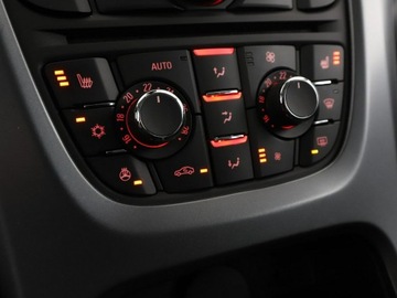 Opel Astra J Sports Tourer Facelifting 1.6 CDTI ecoFLEX 110KM 2015 Opel Astra PDC grzane fotele klima auto tempomat, zdjęcie 24