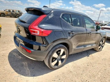 Volvo XC40 2020 Volvo XC 40 T4 Momentum 2020 2.0l 2.0 Benzyna 187KM, zdjęcie 3