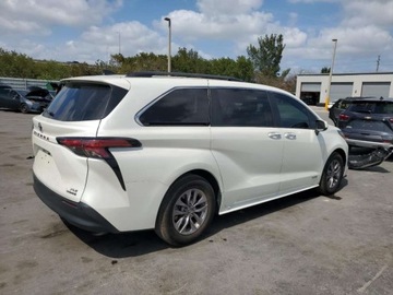 Toyota Sienna III 2021 Toyota Sienna XLE 2021 2.5l 2.5 Hybryda 245KM, zdjęcie 3