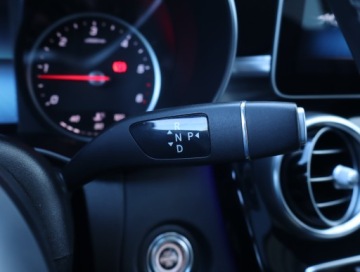 Mercedes Klasa C W205 Kombi Facelifting 2.0 300d 245KM 2019 Mercedes C C 300 d, 241 KM, Automat, Skóra, Navi, zdjęcie 11