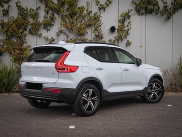Volvo XC40 2026 VOLVO XC40 B4 Plus Dark Suv 2.0 (197KM) 2025, zdjęcie 2