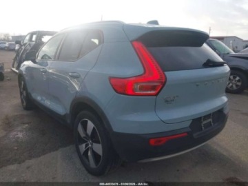 Volvo XC40 Crossover 2.0 T5 247KM 2019 Volvo XC 40 2019 r., 2,0L T5 MOMENTUM 2.0 Benzyna 247KM, zdjęcie 3