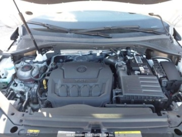 Volkswagen Tiguan II 2023 Volkswagen Tiguan 2023r., 4x4, 2.0L 2.0 Benzyna 184KM, zdjęcie 11