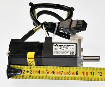 HC-KFS13 Серводвигатель MITSUBISHI мощностью 100 Вт.