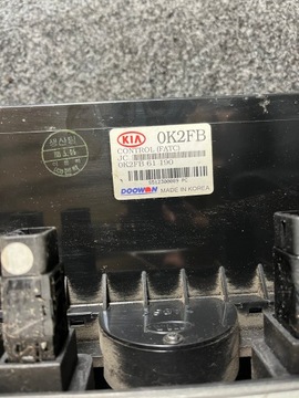 KIA CARENS II 02-06R PANEL VENTILACE KLIMATIZACE RÁMEČEK 0K2FB61190