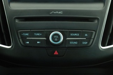 Ford Focus III Hatchback 5d facelifting 1.6 TDCi 95KM 2015 Ford Focus 1.6 TDCi, Salon Polska, Klima, zdjęcie 9