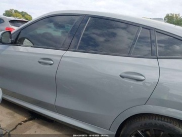 BMW X6 G06 2022 BMW X6 M50i 2022 4.4l 4.4 Benzyna 523KM, zdjęcie 2