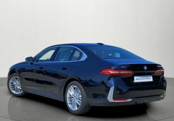 BMW Seria 5 G90-91 2023 BMW Seria 5 BMW 520d xDrive LED Harman Kardon Fotel komfort kamery otoczen, zdjęcie 22