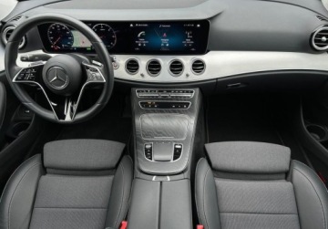 Mercedes Klasa E W213 2022 Mercedes-Benz Klasa E AMG line 220d 4-Matic 9G-Tronic EQ Boost, , GPS, Kam, zdjęcie 3