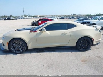 Chevrolet Camaro VI 2023 Chevrolet Camaro 2023, 6.2, ZL1, od ubezpieczalni 6.2 Benzyna 650KM, zdjęcie 10
