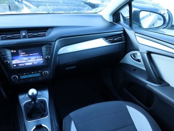 Toyota Avensis III Sedan Facelifting 2015 2.0 D-4D 143KM 2017 Toyota Avensis 2.0 D-4D, Salon Polska, Klima, zdjęcie 7