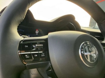 Alfa Romeo Junior SUV 1.2 Hybrid 145KM 2026 ALFA ROMEO Junior Ibrida Suv 1.2 (145KM) 2026, zdjęcie 8