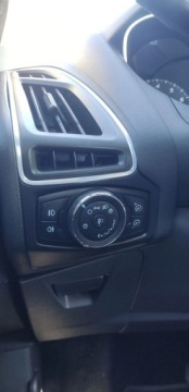 Ford Focus III Hatchback 5d 1.6 Duratec 125KM 2012 Ford Focus 1.6 benz mpi ,automat, bezwypadek,nowy olej w skrzyni 1.6 125KM, zdjęcie 18