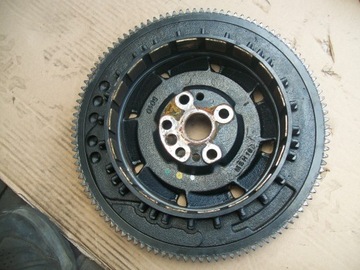 МАХОВИК КАК НОВЫЙ EVINRUDE BRP E-TEC 587013 2017 ГОД