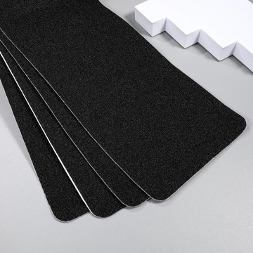 Ступени для уличной лестницы без ковриков, черная лента