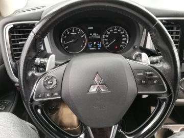 Mitsubishi Outlander III SUV Facelifting 2015 2.0 MIVEC 150KM 2016 Mitsubishi Outlander III 2.0 Intense+//4WD//Aut.//LPG//7-os, zdjęcie 20