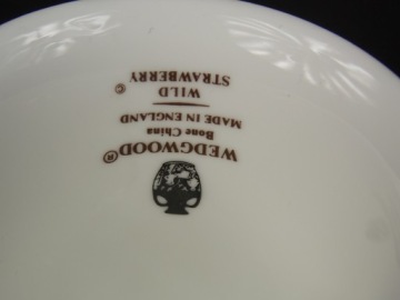 WEDGWOOD Фарфоровые шкатулки и кувшины KUTANI