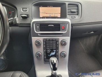Volvo V60 I Kombi Facelifting 2.0 D3 DRIVE-E 150KM 2018 Volvo V60 2.0D Mega Opcja Automat Bezwypadkowy 2.0 Diesel 150KM, zdjęcie 13