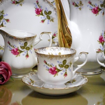 001 SERWIS DO KAWY 1/3 Róża Złota IWONA CHODZIEŻ PORCELANA MALCER