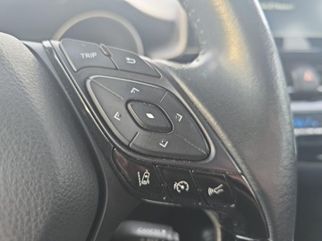 Toyota C-HR I Crossover Facelifting 1.8 Hybrid 122KM 2023 Toyota C-HR 1.8 Hybrid GPF Comfort Toyota C-HR 1,8, zdjęcie 22