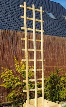 Деревянная пергола, садовые решетки - 2 шт.