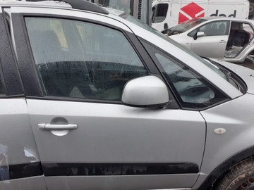 DVEŘE PRAVÉ PRAVÝ PŘEDNÍ SUZUKI SX4 SEDICI ZCC Z LIŠTA