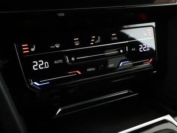 Volkswagen Arteon Fastback Facelifting 2.0 TDI 200KM 2021 Volkswagen Arteon FV23% DSG full LED, zdjęcie 28