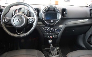 Mini Countryman F60 Crossover 1.5 D 116KM 2018 MINI Countryman Kupuj Taniej. 1.5 Diesel 115KM, zdjęcie 9