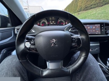 Peugeot 308 II SW Facelifting 1.2 PureTech 110KM 2018 Peugeot 308 1.2 PureTech 110 Stop &amp; Start Active 2018r, zdjęcie 10