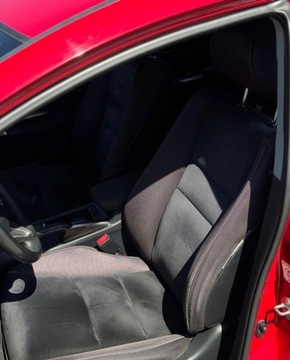 Honda Civic VIII Hatchback 3d 1.8 i-VTEC 140KM 2011 Honda Civic 1.8 i-VTEC 140KM benzyna niski przebieg PDC Climatronic welur, zdjęcie 13