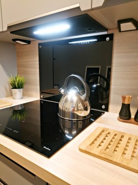 Черное закаленное стекло, 4 мм.