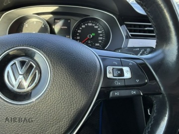 Volkswagen Passat B8 Variant 2.0 TDI BlueMotion SCR 190KM 2016 Volkswagen Passat Variant 2.0 TDI 190KM 2016 DSG7, zdjęcie 16