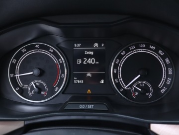 Skoda Kamiq Crossover 1.0 TSI 110KM 2022 Skoda Kamiq 1.0 TSI, Salon Polska, Serwis ASO, zdjęcie 10