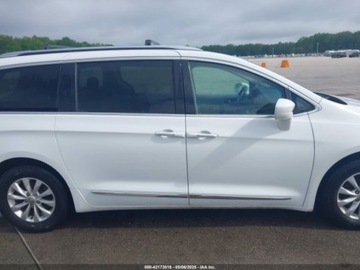Chrysler Pacifica II 2019 Chrysler Pacifica Touring L 2019 3.6l 3.6 Benzyna 287KM, zdjęcie 6