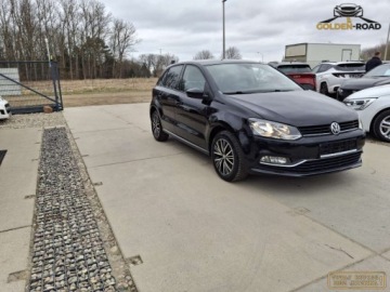 Volkswagen Polo V Hatchback 3d Facelifting 1.0 75KM 2016 Volkswagen Polo POLO ALLSTAR 1,0 grz.fotele klimatronik alu pdc oplacony, zdjęcie 3