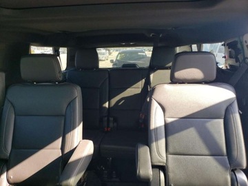 Chevrolet Suburban GMT900 2022 Chevrolet Suburban K1500 Z71 2022 5.3l 5.3 Benzyna 355KM, zdjęcie 11