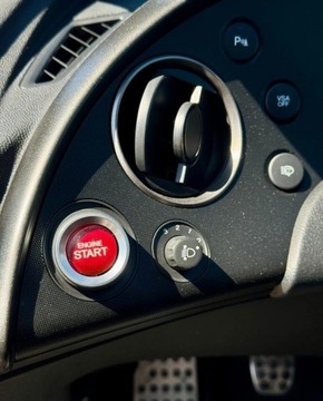 Honda Civic VIII Hatchback 3d 1.8 i-VTEC 140KM 2011 Honda Civic 1.8 i-VTEC 140KM benzyna niski przebieg PDC Climatronic welur, zdjęcie 15