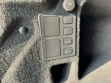 Land Rover Discovery V Terenowy 2.0 SD4 240KM 2018 Land Rover Discovery Pneumatyka Szklany Zamiana, zdjęcie 25