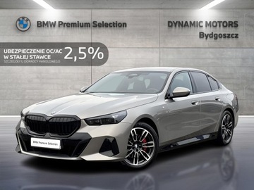 BMW Seria 5 G90-91 Touring 2.0 520d 197KM 2025 BMW 520 BMW 520d xDrive M Pro Iconic Glow Harmann/