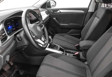 Volkswagen T-Roc I SUV Facelifting 1.5 TSI ACT 150KM 2022 Volkswagen T-Roc 1.5TSI 140KM DSG, Life, Pakiet Zimowy, Pakiet Komfort, Ap, zdjęcie 10