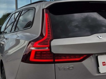 Volvo V60 II  2024 Volvo V60 2.0 398KM T6 AWD Plug-in Hybrid BLIS Kamera360 HarmanKardon ASO, zdjęcie 2